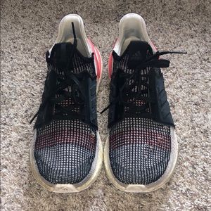 Adidas men’s ultraboost 19 running shoes. Size: 11